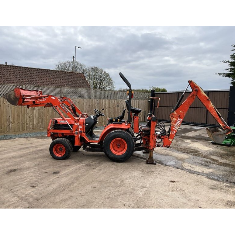 KUBOTA B2110 4WD COMPACT TRACTOR WITH LOADER AND BACKHOE DIGGER EXCAVATOR